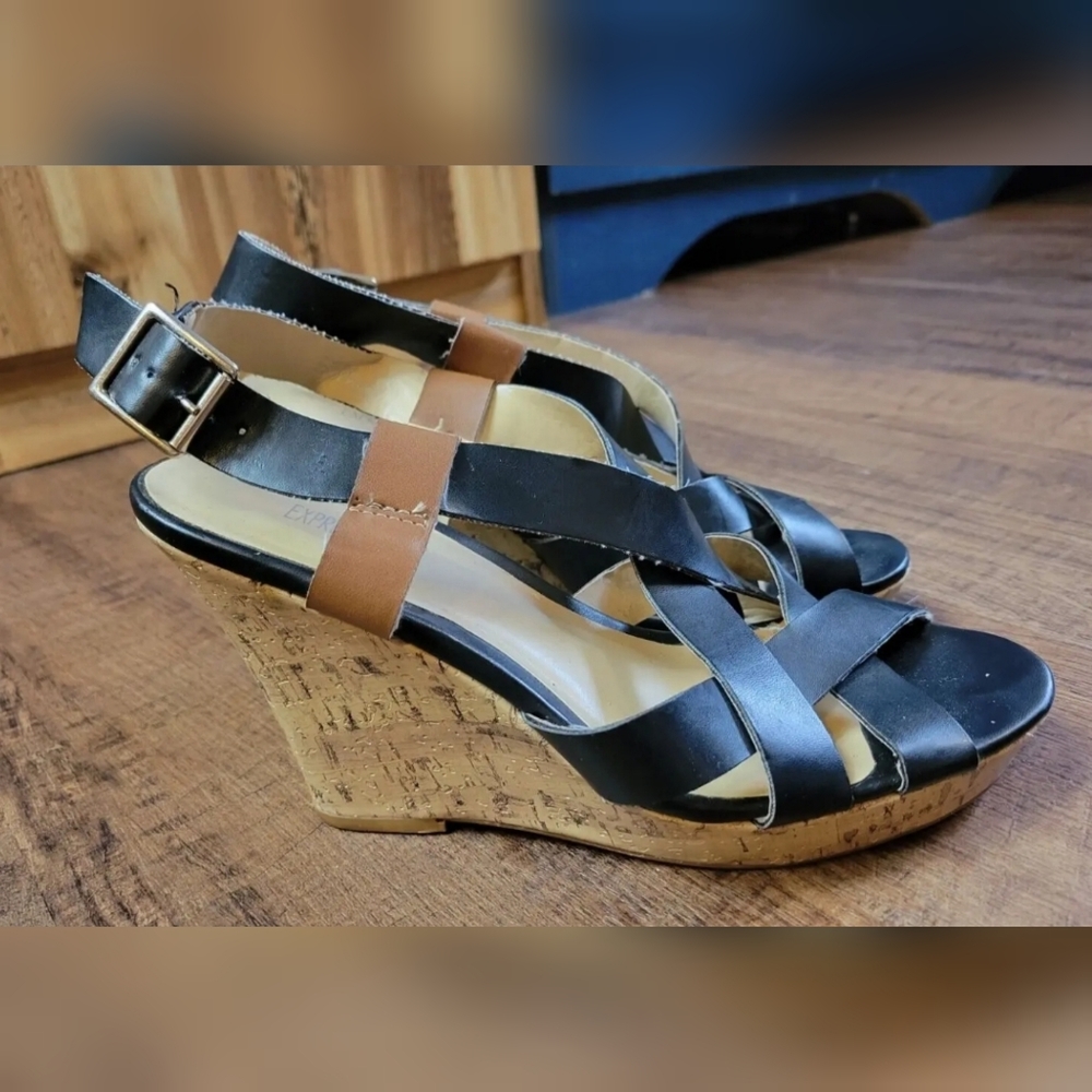 FREE W BUNDLE Expression strappy wedge sandals